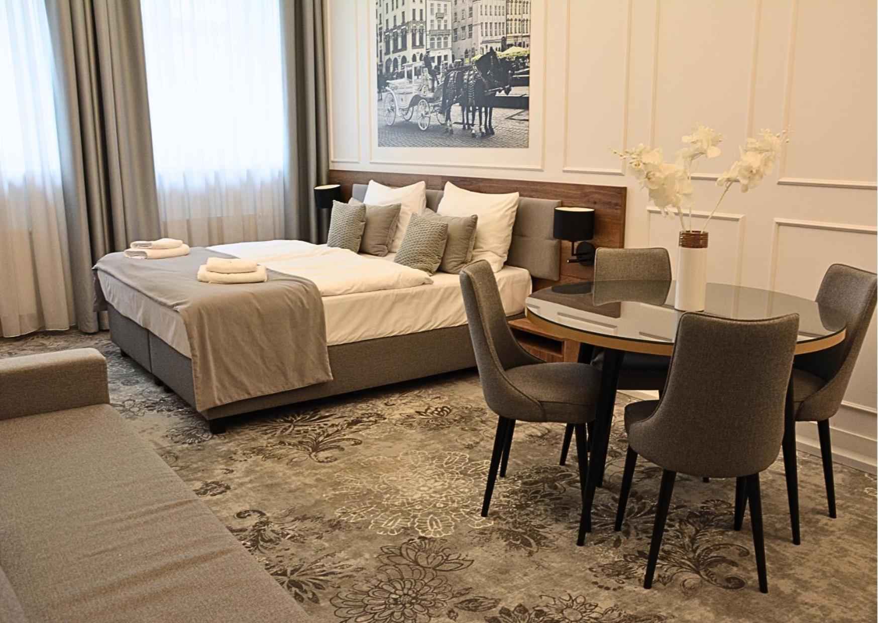 Vinfort Aparthotel Krakow Ngoại thất bức ảnh